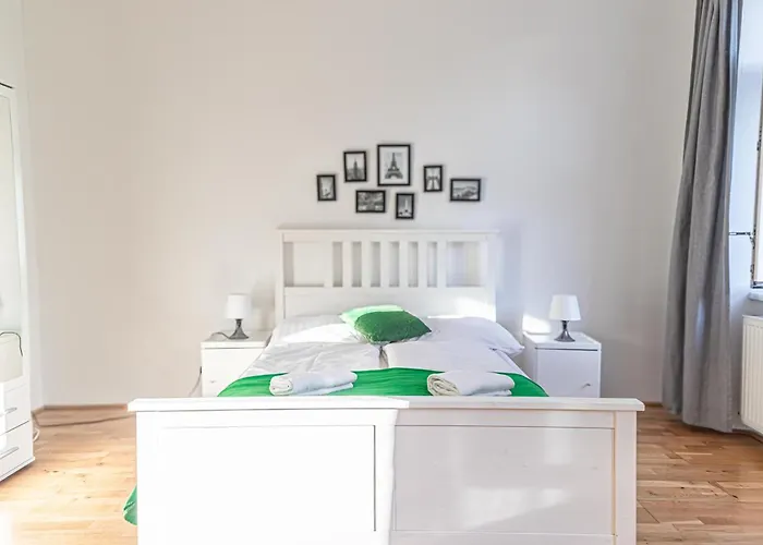 Comfortable 3br Next To Belvedere, Ideal For Short Vienne